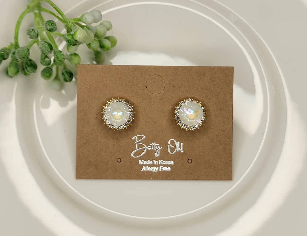 Round Color Diamond Studs